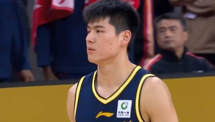 世界杯手机直播-不得不说！胡明轩应该让出首发，由19岁小将陈家政代替