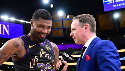 世界杯直播app-正负值+141全队第一！湖人捡漏1100万悍将真香：詹皇冲冠绝配|斯马特|勒布朗·詹姆斯|鹈鹕|里夫斯|詹姆斯_新浪体育_新浪新闻